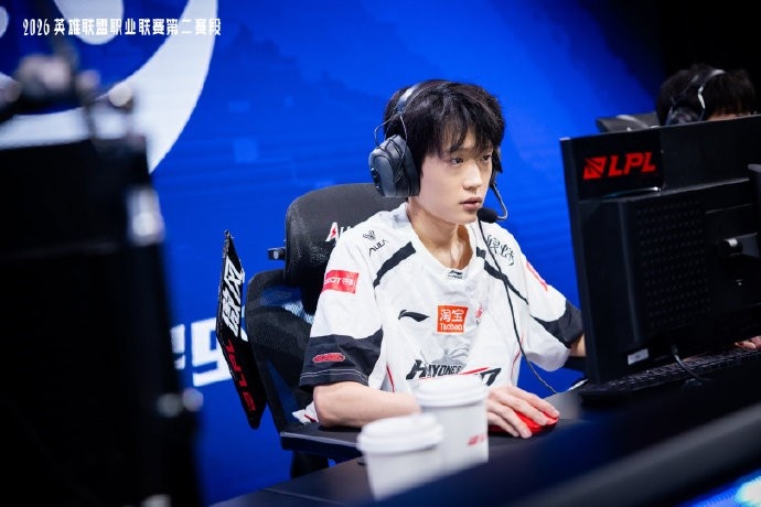 LPL发布AL赛后返图：乘风破浪，越战越勇，恭喜AL拿下胜利！