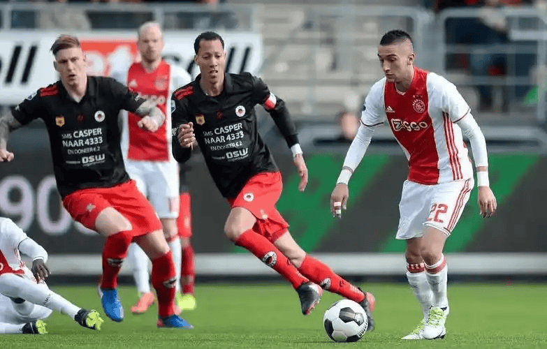 奈梅亨主场对决费耶诺德 欧冠资格生死较量